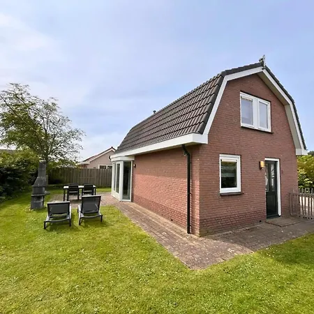 Contemporary Family Haven In Ferienhaus